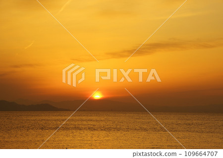 Ariake Sea sunrise scene 109664707