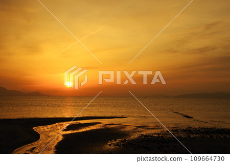 Ariake Sea sunrise scene Ariake Sea sunrise scene 109664730