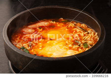 Kimchi Ramen 109666216
