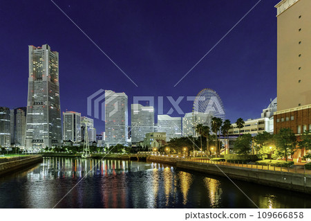 Yokohama Minato Mirai Yokohama Landmark Tower and Ferris Wheel Yokohama City, Kanagawa Prefecture 109666858