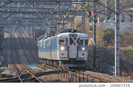 Chuo Main Line Yomotsu-Uenohara JR East 115 series C3 formation (Nagano) Chuo Main Line Yomotsu-Uenohara JR East 115 series C3 formation (Nagano) 109667358