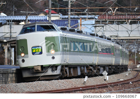 Chuo Main Line Uenohara JR East 189 series N101 formation (Nagano) Azusa 109668067