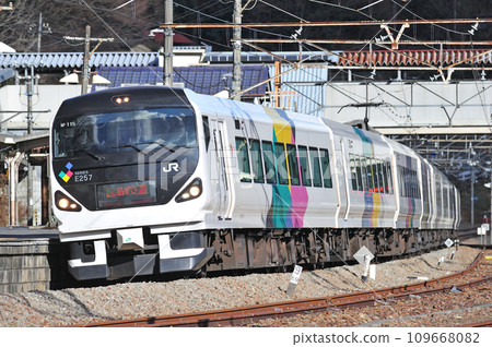 Chuo Main Line Uenohara JR East E257 series M-115 formation (Matsumoto) Azusa Kaiji Chuo Main Line Uenohara JR East E257 series M-115 formation (Matsumoto) Azusa Kaiji 109668082