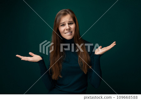 30 year old pretty European woman let down her brown hair 109668588