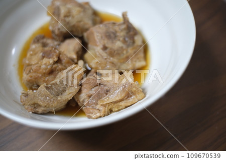 braised pork cartilage 109670539
