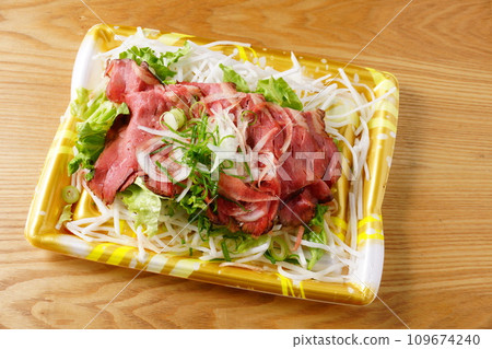 Japanese style roast beef salad Japanese style roast beef salad 109674240