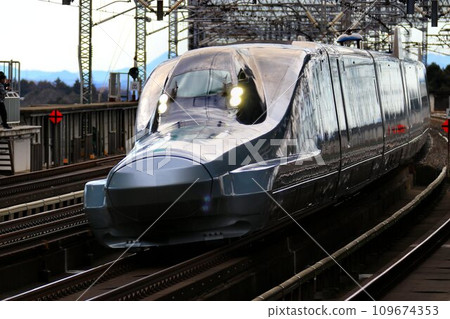 奔向未來!! ALFA-X“E956系列”高速運行試驗列車...在那須鹽原站 奔向未來!! ALFA-X“E956系列”高速運行試驗列車...在那須鹽原站 109674353