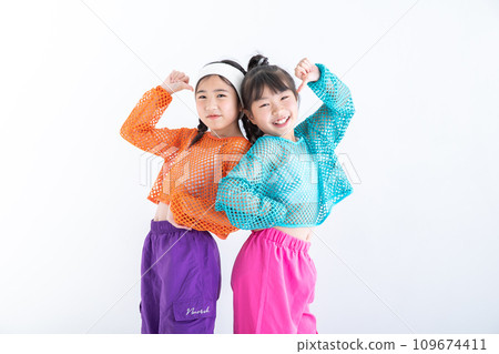 微笑的兒童舞者 兒童舞者 109674411
