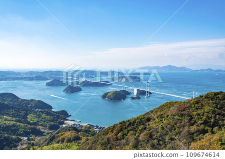 從龜老山展望台眺望瀨戶內島波海峽來島海峽大橋 109674614