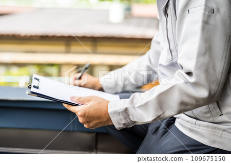 Inspection and estimate series of contractors wearing gray work clothes Inspection and estimate series of contractors wearing gray work clothes 109675150