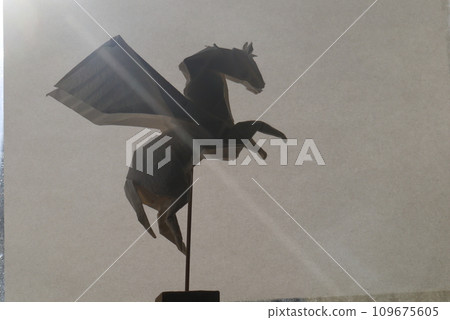 Let's go to a new world like a soaring Pegasus. Let's go to a new world like a soaring Pegasus. 109675605