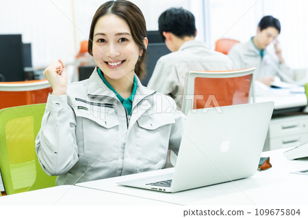 女工程師拳頭抽 109675804