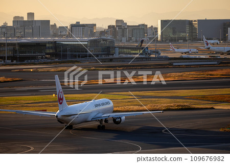 Scenery of Haneda Airport ・ Taxiing passenger plane ・ Japan Airlines Boeing 767 Scenery of Haneda Airport ・ Taxiing passenger plane ・ Japan Airlines Boeing 767 109676982