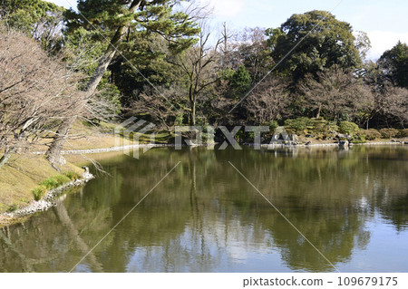 Kyoto Sento Imperial Palace Kitaike Pond of Nyoin Imperial Palace Winter scenery Kyoto Sento Imperial Palace Kitaike Pond of Nyoin Imperial Palace Winter scenery 109679175