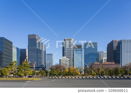 Office buildings in Otemachi and Marunouchi seen from the plaza in front of the Imperial Palace Office buildings in Otemachi and Marunouchi seen from the plaza in front of the Imperial Palace 109680611