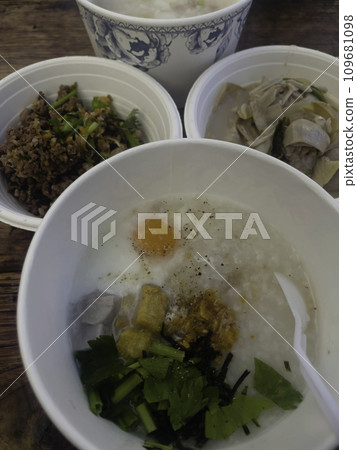 Various Thailand local food in the market 109681098