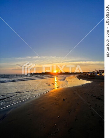 黃昏的沙灘 109682636