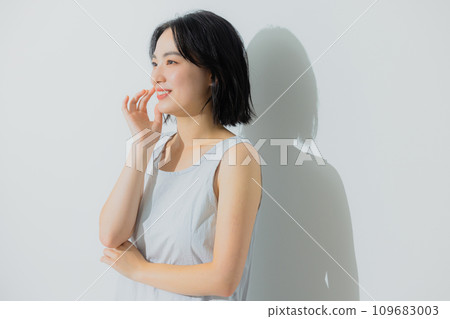 Beauty image of young women 109683003