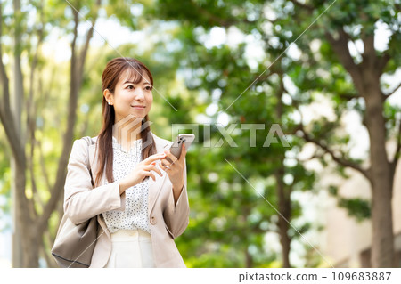 Business smartphone outdoor 109683887