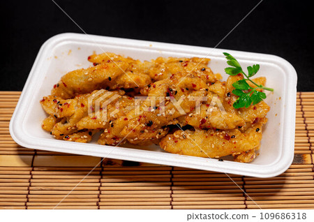 Deep-fried burdock 109686318