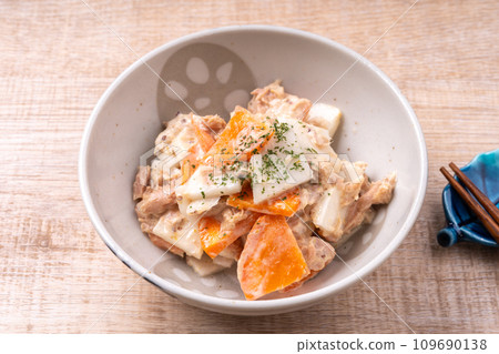Turnip and carrot tuna mayonnaise salad Turnip and carrot tuna mayonnaise salad 109690138