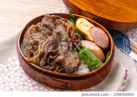 Beef shigureni bento 109690900