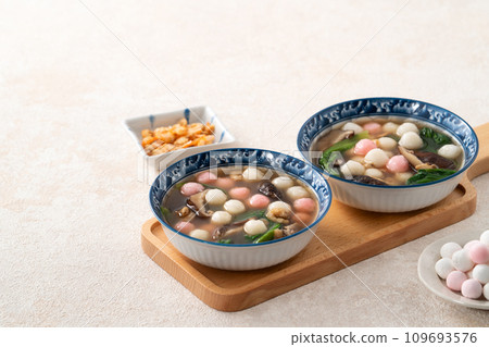 湯圓 冬至 鹹湯圓 紅色 白色 粉色 Tang yuan タンユエン 団子 湯圓 冬至 鹹湯圓 紅色 白色 粉色 Tang yuan タンユエン 団子 109693576