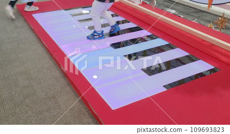 彈奏巨型鋼琴 ~ GIANT PIANO 彈奏巨型鋼琴 ~ GIANT PIANO 109693823