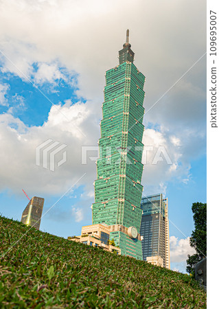 Taiwan Taipei cityscape 109695007