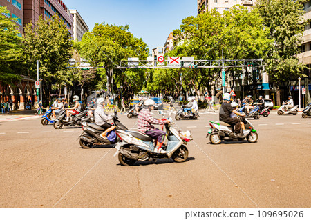 台灣台北市容 109695026