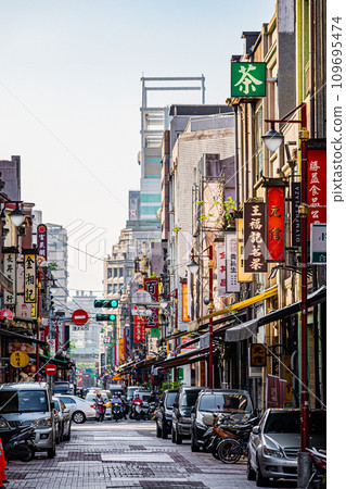 台灣迪化老街風景 台灣迪化老街風景 109695474