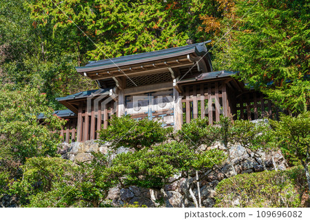 Ukyo Ward, Kyoto City, Yamakuni Mausoleum of the first Emperor Kogon of the Northern Dynasty, Goyamakuni Mausoleum of the 102nd Emperor Gohanazono 109696082