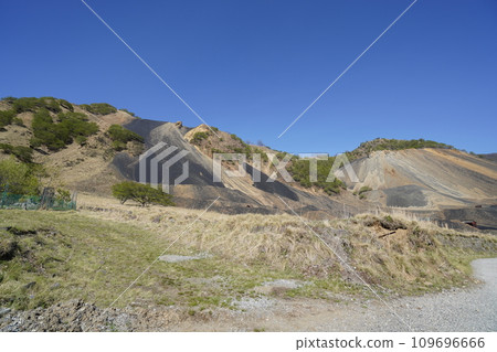 Lower Matsuki Valley, Ashio Town, looking toward some kind of deposit on the left bank of the Matsuki River, May 2, 2023 109696666