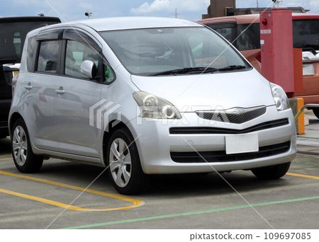 Toyota Ractis first generation 109697085