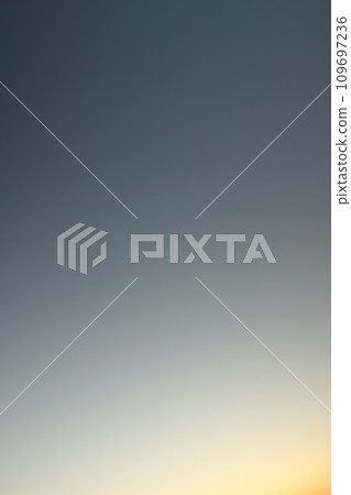 "Sky color" #SDGs Gradation Cloudless sky #Natural light Twilight #Background material 109697236