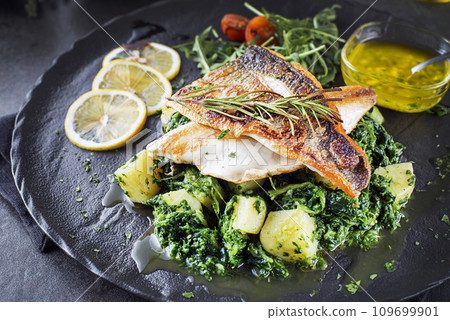 Fish dish fillet 109699901