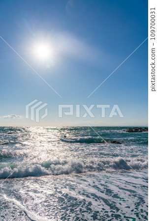 beautiful sea and sun 109700031