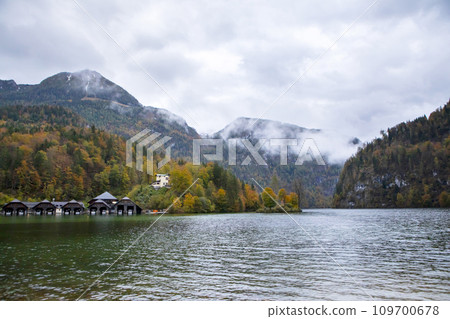 Germany, King's Lake, countryside, houseboat, dock, ドイツ, キングレイク, field boat, ボートハウス, ドック, Germany, 109700678
