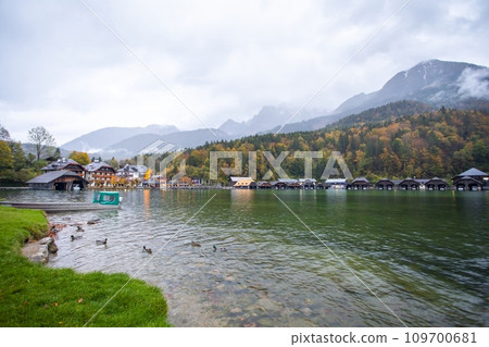 Germany, King's Lake, countryside, houseboat, dock, ドイツ, キングレイク, field boat, ボートハウス, ドック, Germany, 109700681