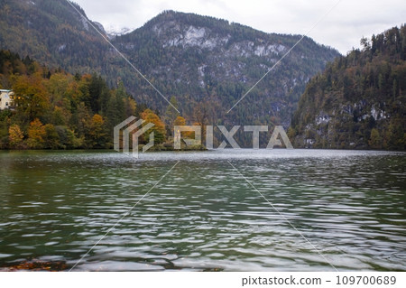 Germany, King's Lake, countryside, houseboat, dock, ドイツ, キングレイク, field boat, ボートハウス, ドック, Germany, 109700689