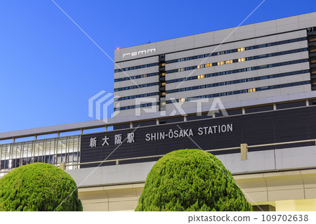 Night view of JR Shin-Osaka Station, Yodogawa Ward, Osaka City Night view of JR Shin-Osaka Station, Yodogawa Ward, Osaka City 109702638