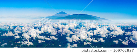 Islas Canarias,Isla de Tenerife,Spain.Town scenery above the clouds 109702987