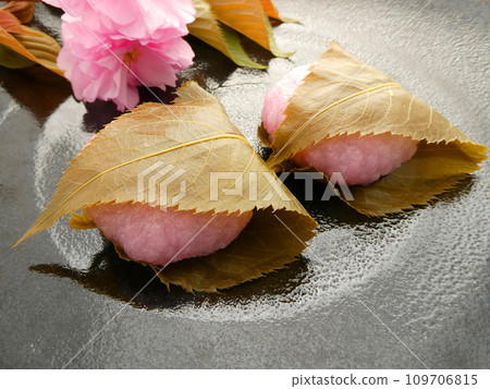 日本春天和櫻花葉的香味！櫻持照片 109706815