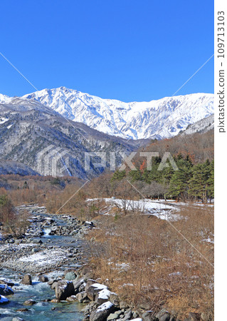 從白馬大橋看到初冬的北阿爾卑斯山 109713103