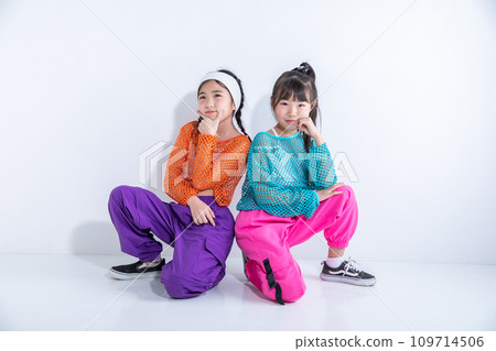 微笑跳舞的孩子 孩子們的舞者 109714506