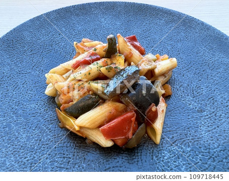 Antipasto (penne arrabbiata) Antipasto (penne arrabbiata) 109718445