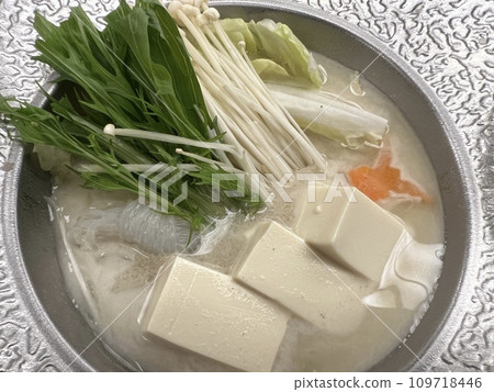Soy milk hotpot at a hot spring inn Soy milk hotpot at a hot spring inn 109718446