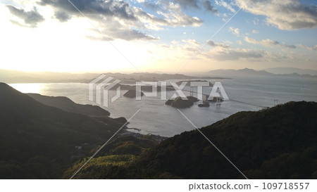 從龜老山頂眺望來島海峽的夜景 109718557
