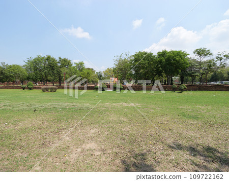 Taya Wat Phra Si Sanphet 五月陽光明媚的一天 Taya Wat Phra Si Sanphet 五月陽光明媚的一天 109722162