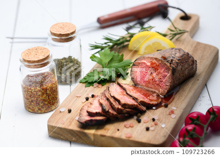 Domestic Japanese Black Beef Roast Beef Domestic Japanese Black Beef Roast Beef 109723266
